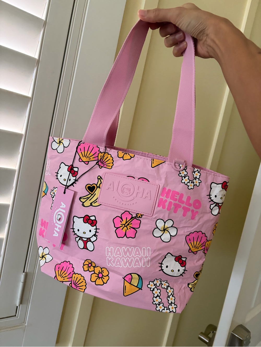 ALOHA COLLECTION NWT Hello Kitty Mini Tripper tote Bag
